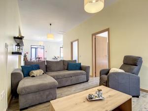 Avo Maria House by AH