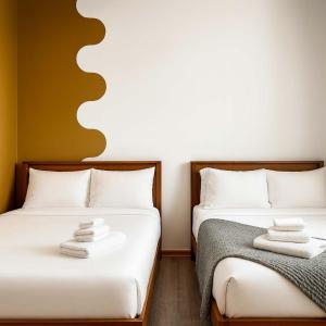 1 Free Parking Sleeps 10