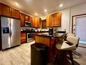 1 Free Parking Sleeps 10