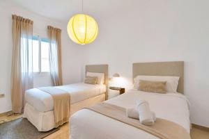 Banús Luxury Apartment - Prime Location and Free Parking