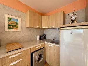 Reflet de Thau, vue étang et proche Thermes