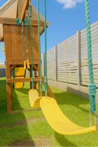 Bright Family Retreat - Quiet Caboolture Stay