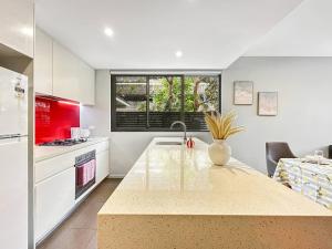 Chatswood Gem Steps to Metro, Mall & Park