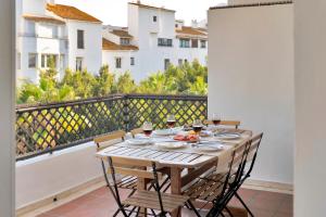 Banús Luxury Apartment - Prime Location and Free Parking