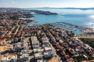 Mariva Luxury Apartment