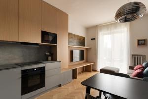 Isola Zara Moderno Trilocale di Design