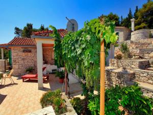 Stone House Horizont