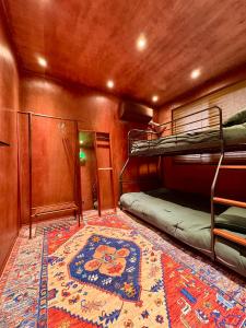 Hongdae, YG Entertainment Unique villa