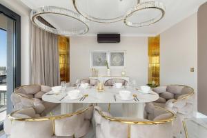 Dazzling Apartment in Szczecin with Parking, 3 Bedrooms and 2 Bathrooms by Renters Prestige