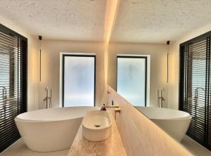 Central Luxury 3 Bed Pool Villa