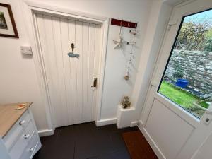 Charming Cottage with Garden in Historic Old Town