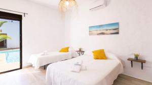 Galdana Chiclana de la Frontera by Ruralidays