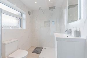 New! Sleeps 6-Free Parking-Long stays-Contractors