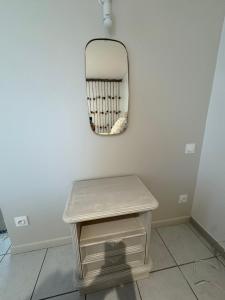 chambre double de luxe indépendante au rez de chaussée, parking