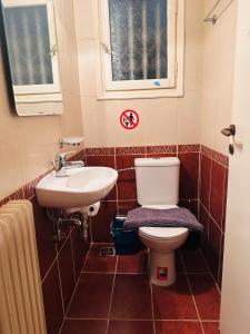 Urban Acropolis Apartment With Fast internet