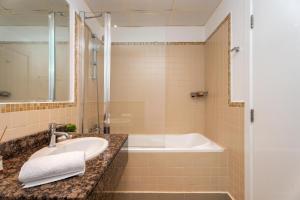 GuestReady | 2BR | Stunning Canal View, JBR