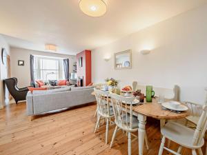 3 Bed in Appledore 89991