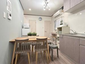 3min Walk to Station 5min to Namba Entire Private House for 10 KENDAMA