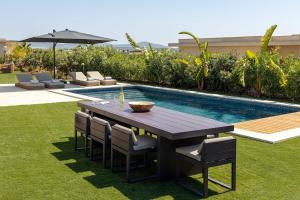 Faro Luxury Home with Heated Pool and Garden