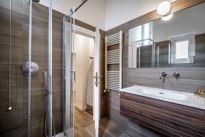 YD charming apartment near main station