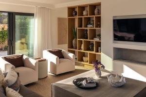 Faro Luxury Home with Heated Pool and Garden