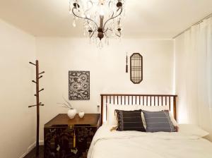 홍대입구역 6번출구 도보 2분, 최고의 위치, 방3개 ,1층