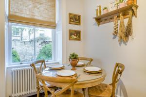 2 Bed in Bath oc-bhr25