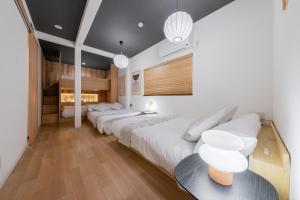 プレイルームのある家族で楽しめるお部屋 手作りの和風のお部屋で疲れを癒す 11台のベッド 22名利用