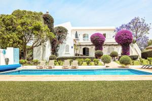 Lovely Very Private Villa with Beautiful Gardens