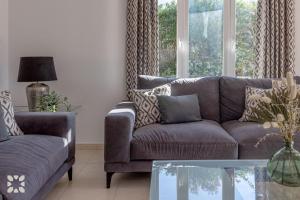 Villa Moixeta by Abahana Villas