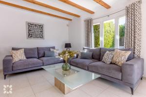 Villa Moixeta by Abahana Villas