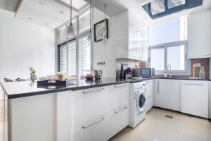 Frank Porter - Dec Towers 1