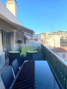 Beautiful 28m2 studio with balcony