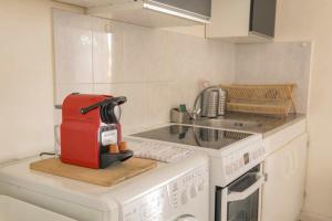 Charming with balcony in the heart of the 7th