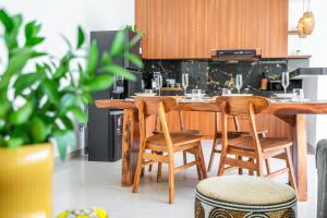 Niraya Haven-Golden Leaf Cemagi