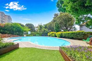 Two Bed Green Point Ocean view