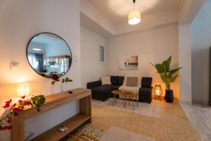 1400ft Central Rooftop Gym King Bed WFH