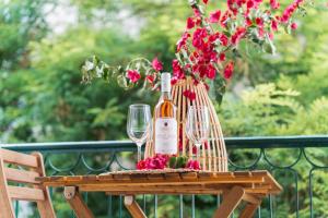 1400ft Central Rooftop Gym King Bed WFH