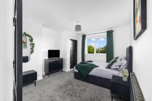 3BR Spacious Central Home in a Quiet Location in Montrose