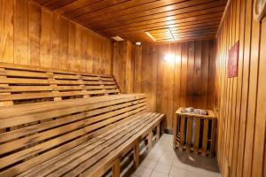 Modern 2BR Sky Apartment w Pool