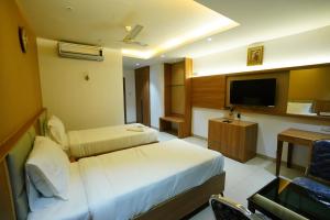 Hotel SVM PALACE KOTI