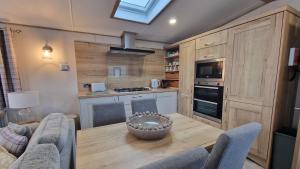 The Good Life, The Boulevard, Selsey