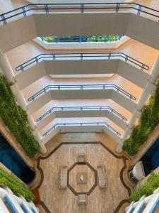 Quiet studio apartment one block from the beach