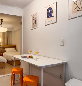 Exit 4 of Hongik University