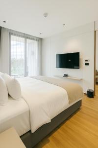 Layan Green Park by Search Estate 1 bedroom