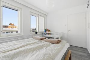 Family-friendly Top-Floor Apartment in the Center