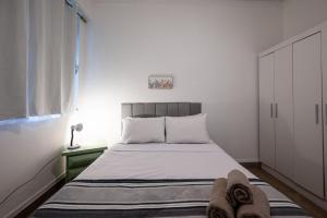 Charmoso quarto e sala em Copanema