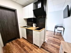 Dimael Hostel & Apartments