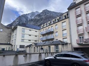 Appartement Central avec Parking à Cauterets - FR-1-812-1