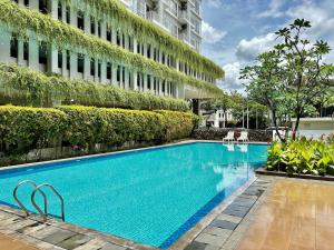 Cozy studio Apt Altiz Bintaro W Pool & Netflix